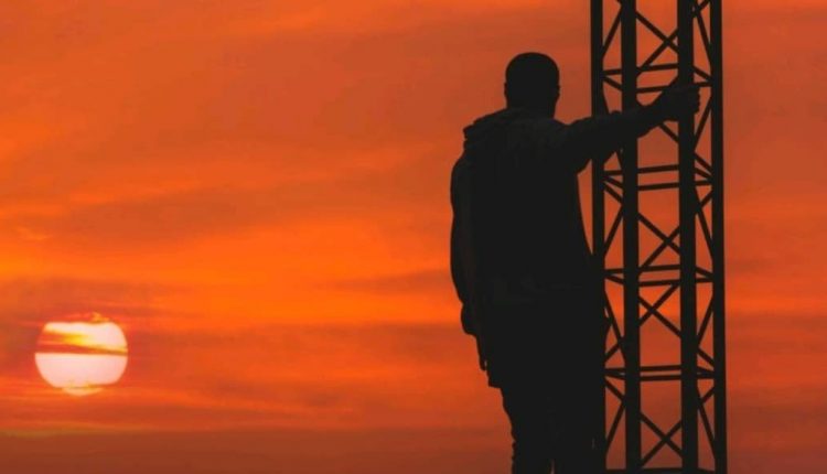 زندگی مهمتر از پول