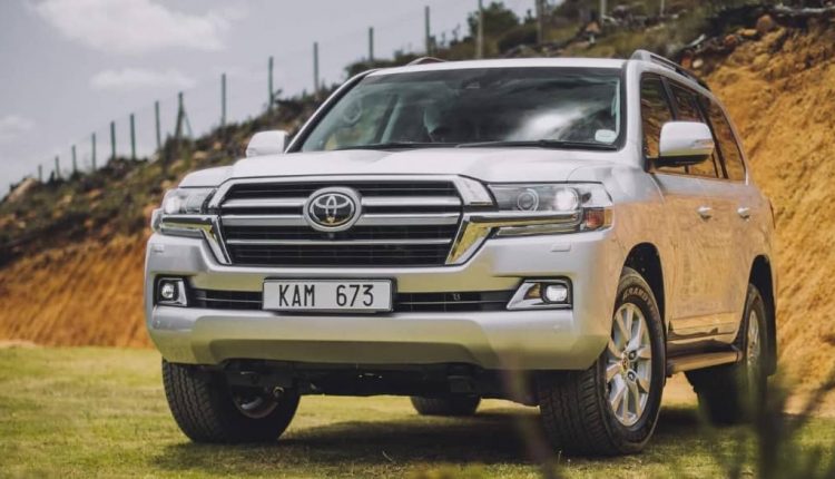 تویوتا لندکروز