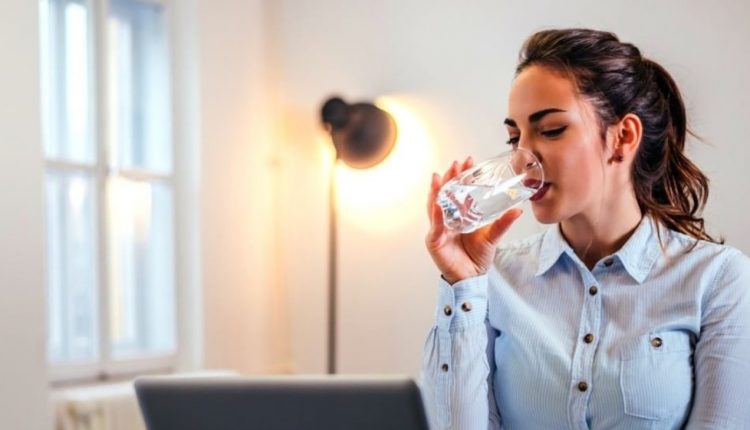 فواید نوشیدن آب