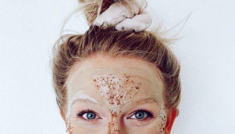 اصلاح موی زائد صورت