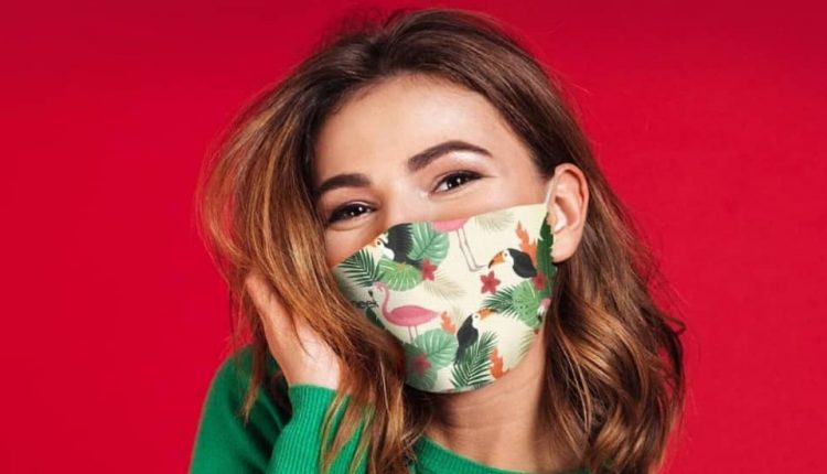 جوش زدن صورت بر اثر ماسک زدن