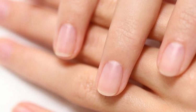 براق کردن ناخن ها با گلاب