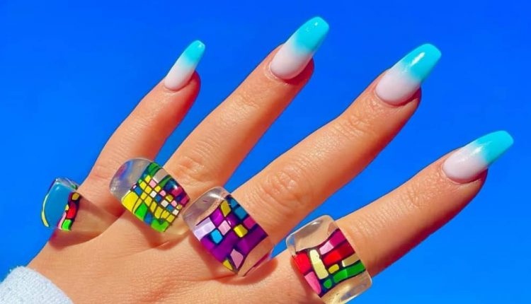 عوارض کاشت ناخن