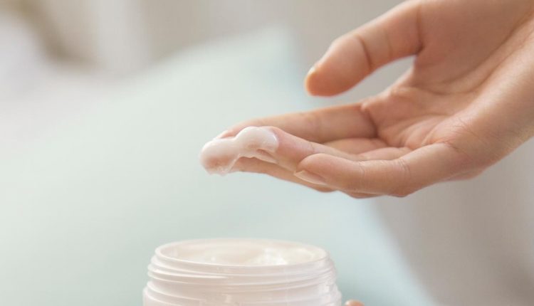 فرق کرم آبرسان با کرم مرطوب کننده