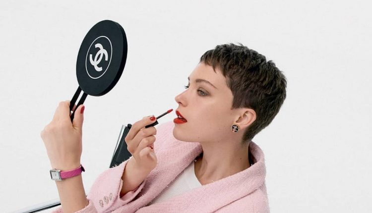 ماندگاری آرایش بر روی پوست چرب