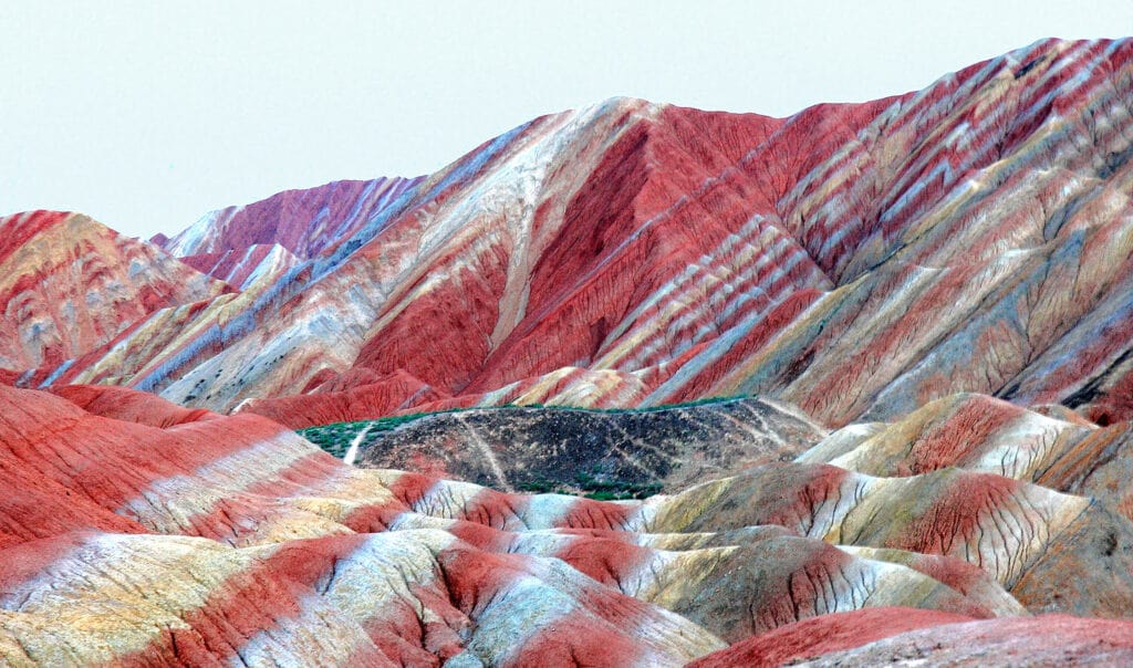 کوه های رنگین کمانی چین